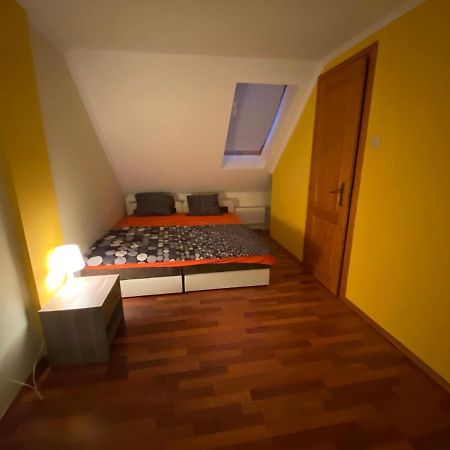 Апартаменти Mimi Apartman Дьюла Екстер'єр фото
