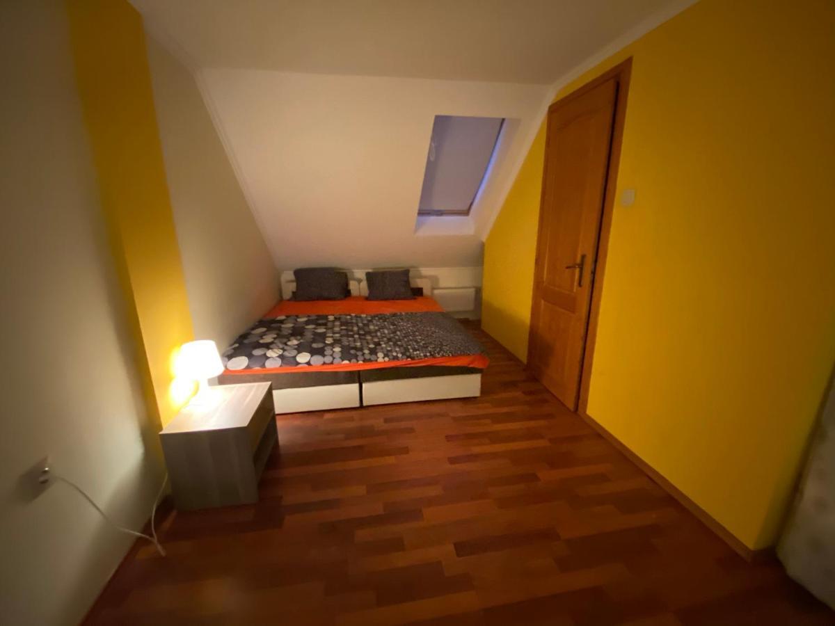 Апартаменти Mimi Apartman Дьюла Екстер'єр фото