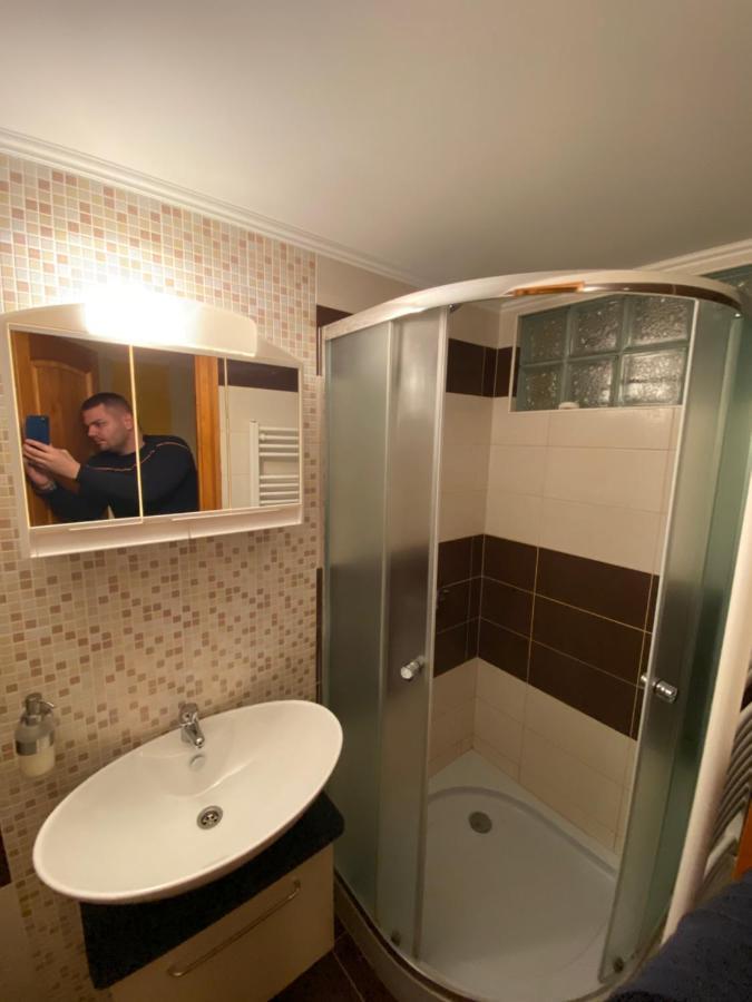 Апартаменти Mimi Apartman Дьюла Екстер'єр фото